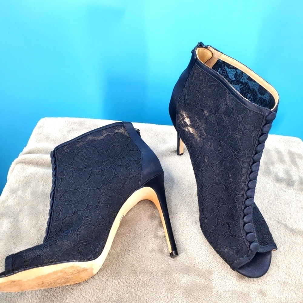 Badgley Mischka black lace bootie heels